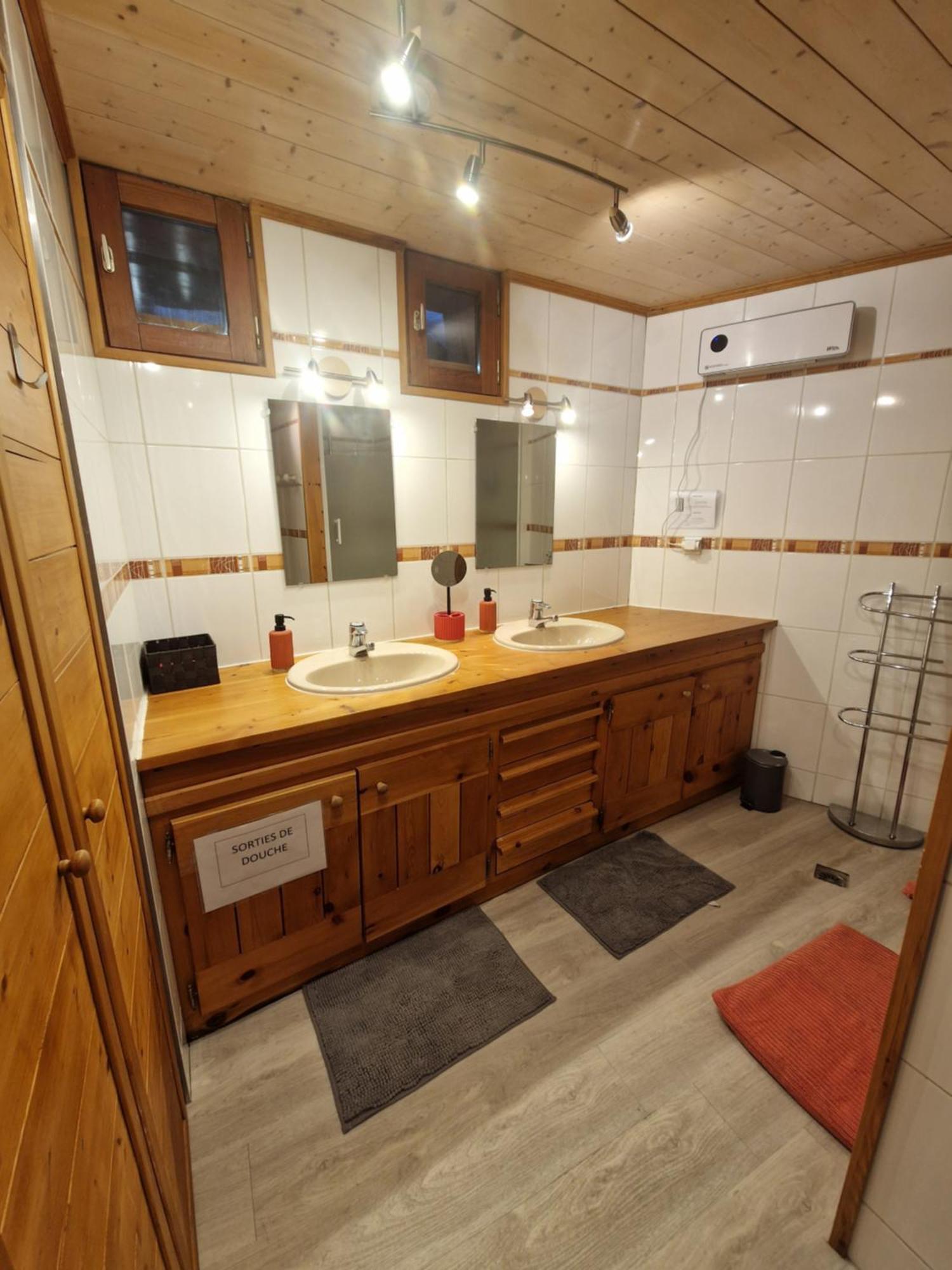 Le Chalet Pointu De Capucine Бур-Сен-Морис Екстериор снимка